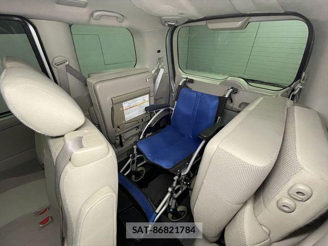 Nissan SERENA 2018-02 1323220-13