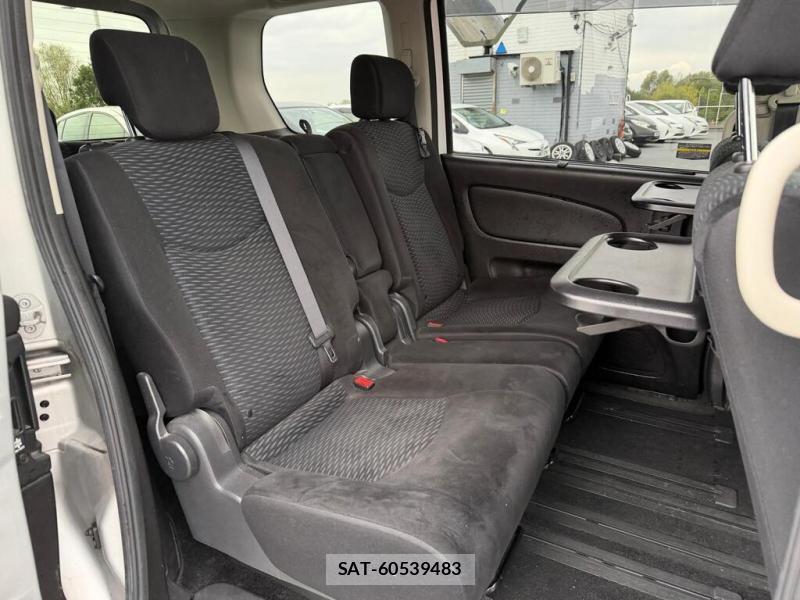 Nissan SERENA 2013 1388633-21