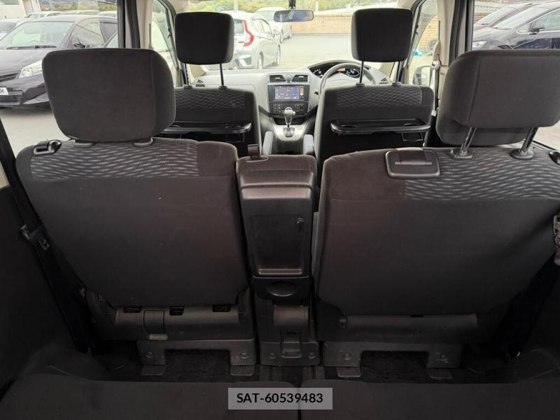 Nissan SERENA 2013 1388633-26