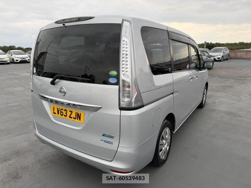 Nissan SERENA 2013 1388633-5