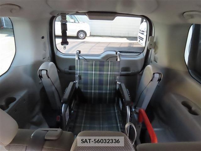 Nissan SERENA 2016-11 1414704-9