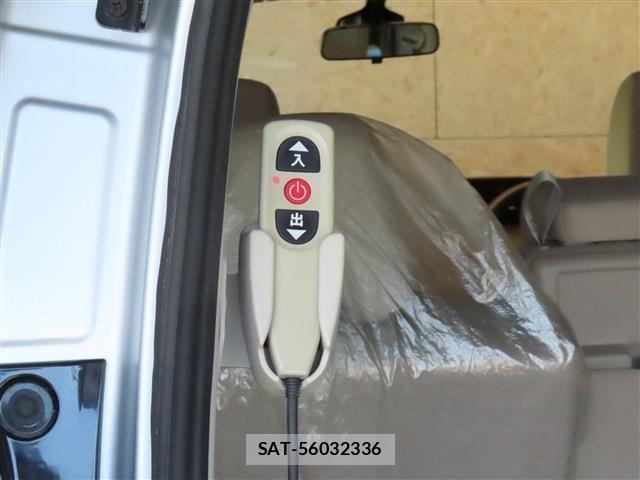 Nissan SERENA 2016-11 1414704-10