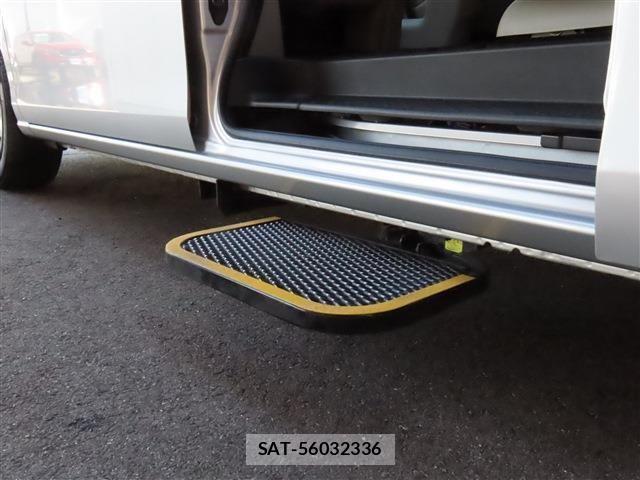 Nissan SERENA 2016-11 1414704-13