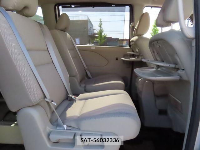 Nissan SERENA 2016-11 1414704-15