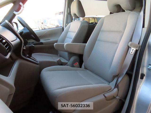 Nissan SERENA 2016-11 1414704-16