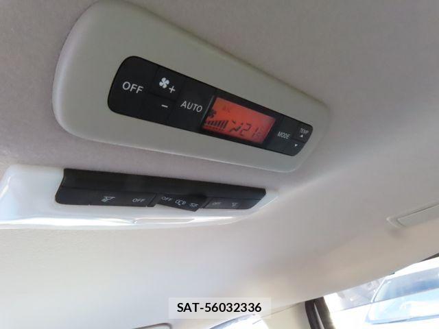 Nissan SERENA 2016-11 1414704-24