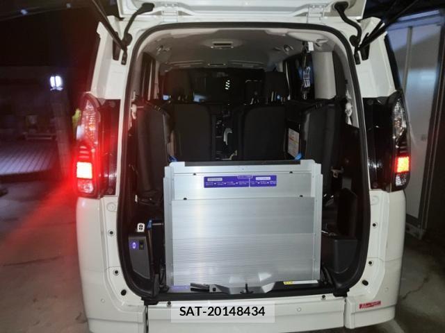 Nissan SERENA 2018-10 2251385-5