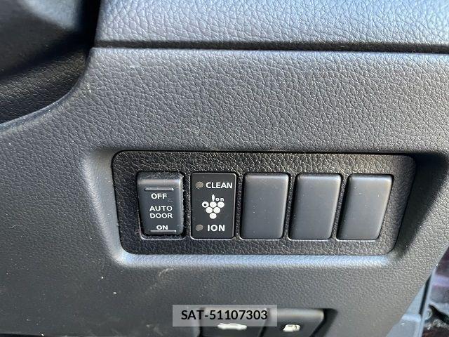 Nissan SERENA 2010-11 3016538-9