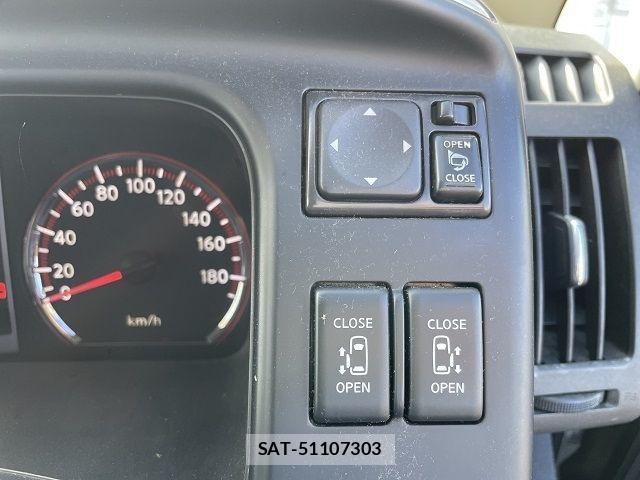 Nissan SERENA 2010-11 3016538-7