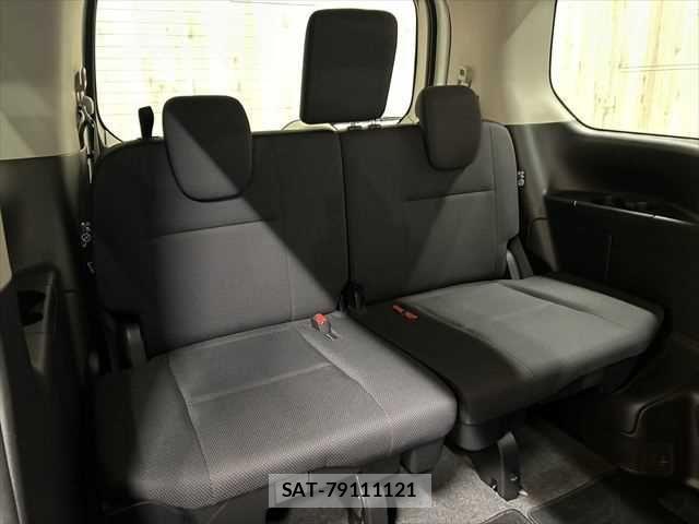Nissan SERENA 2018-12 3776119-12