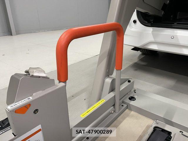 Nissan SERENA 2020-10 3935789-8