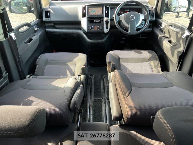 Nissan SERENA 2009-10 4394885-5