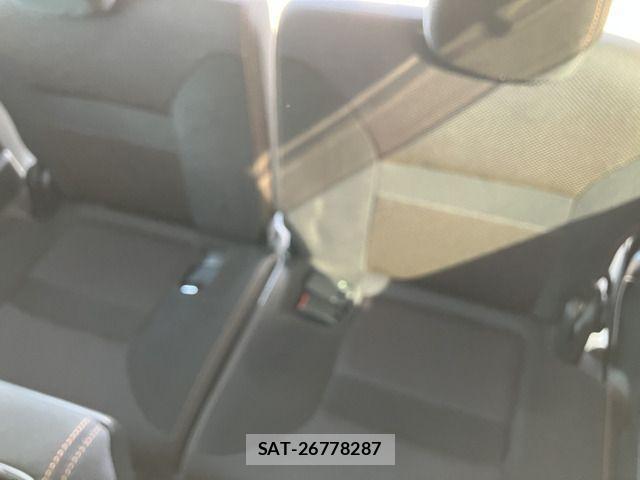 Nissan SERENA 2009-10 4394885-6