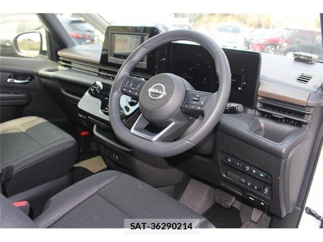 Nissan SERENA 2025-03 5877937-28