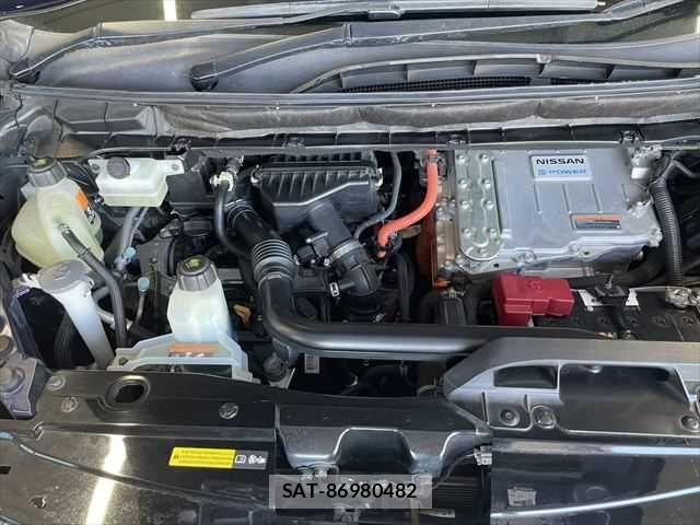 Nissan SERENA 2019-04 6219322-28