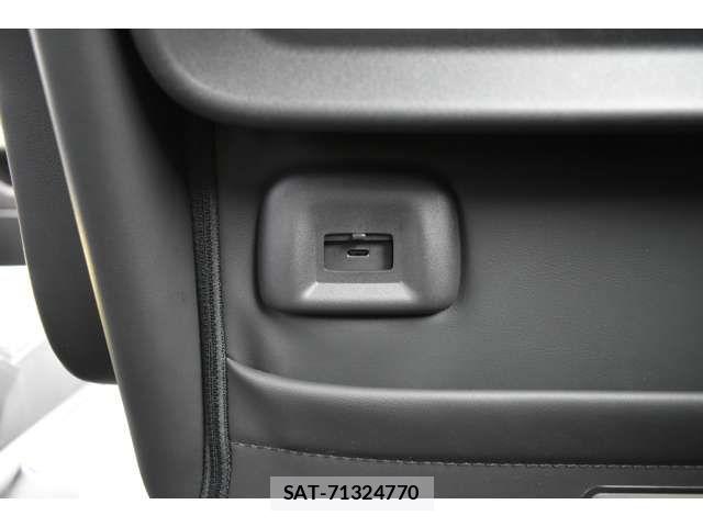 Nissan SERENA 2024-03 6219225-16