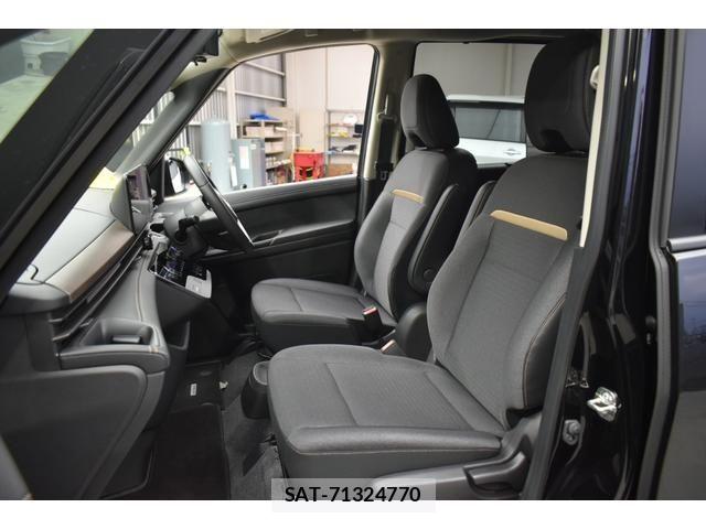 Nissan SERENA 2024-03 6219225-18