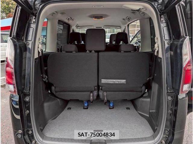 Nissan SERENA 2018-02 6277276-18