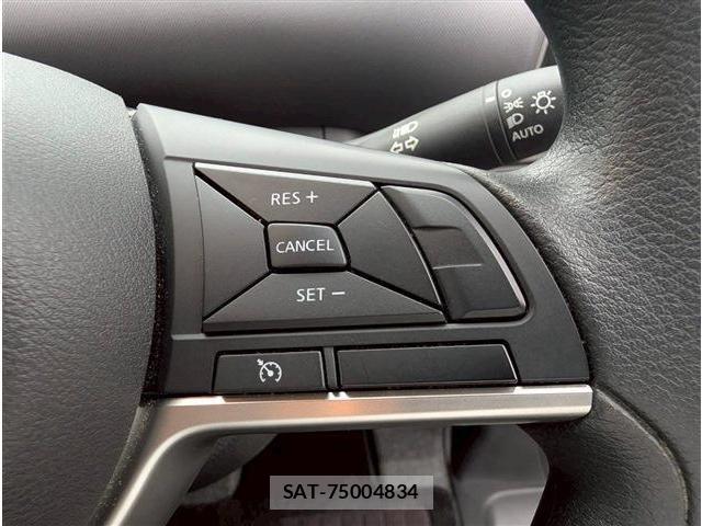 Nissan SERENA 2018-02 6277276-22