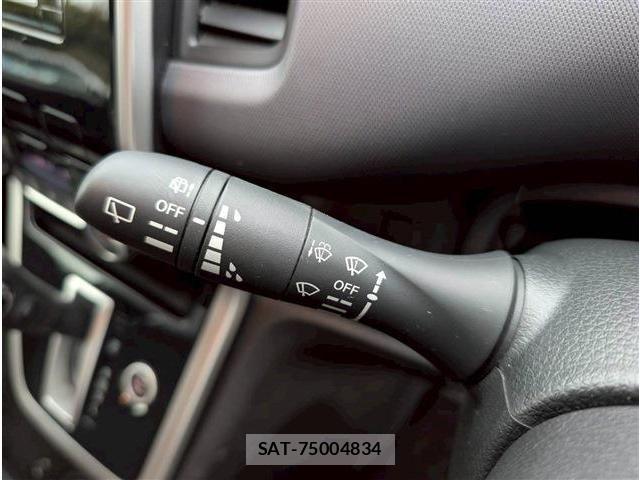 Nissan SERENA 2018-02 6277276-23