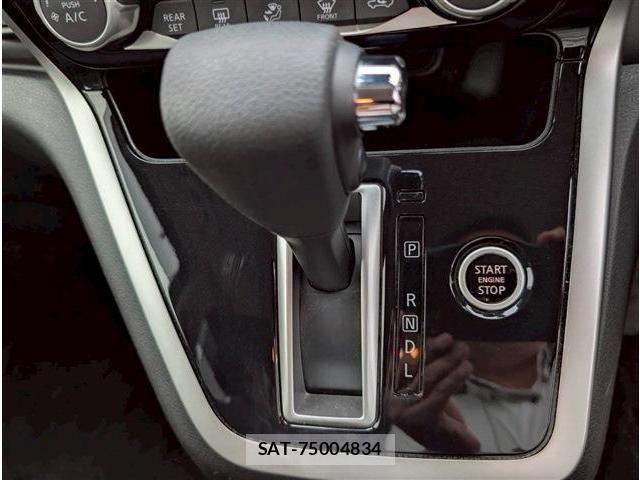 Nissan SERENA 2018-02 6277276-28