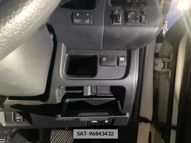 Nissan SERENA 2011-05 6614686-13