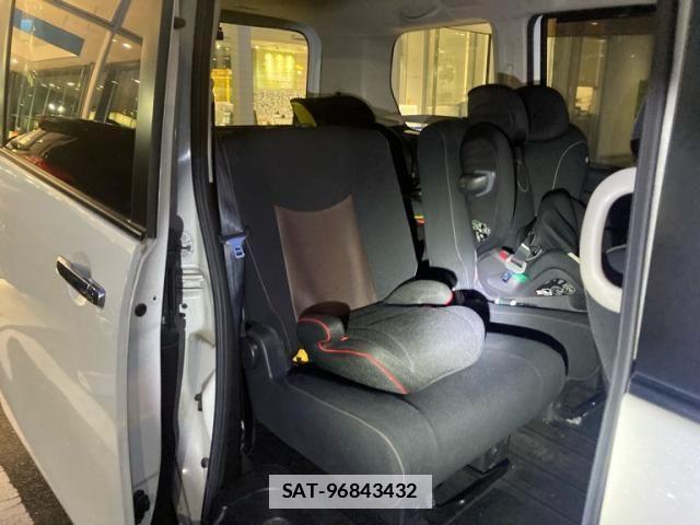 Nissan SERENA 2011-05 6614686-18