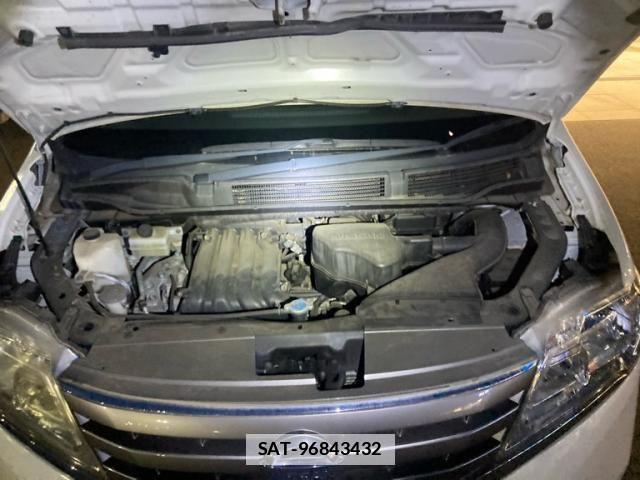 Nissan SERENA 2011-05 6614686-20