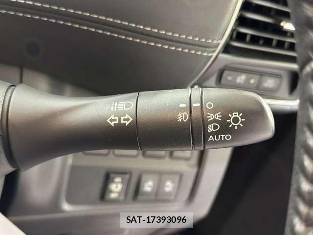 Nissan SERENA 2017-03 6614674-12