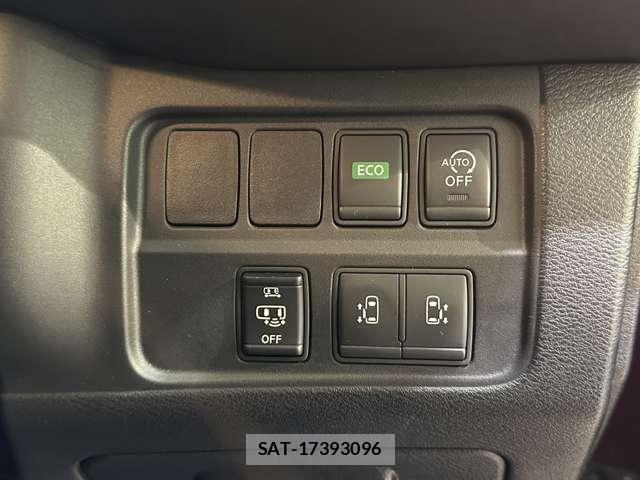 Nissan SERENA 2017-03 6614674-14