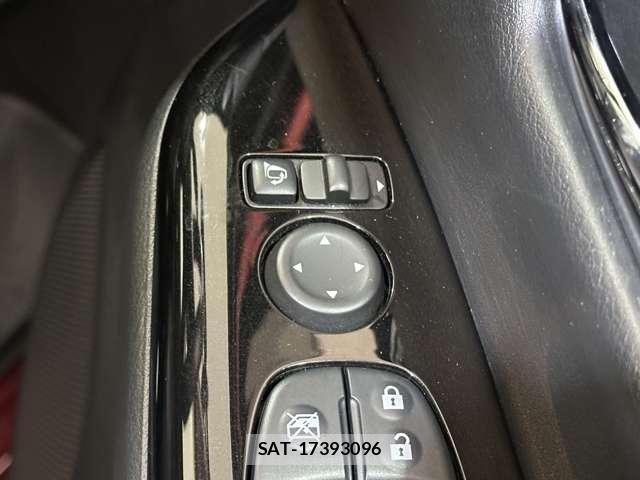 Nissan SERENA 2017-03 6614674-17