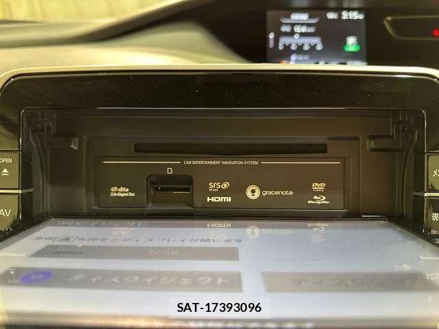 Nissan SERENA 2017-03 6614674-23