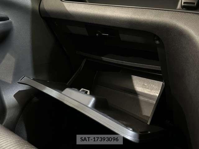 Nissan SERENA 2017-03 6614674-29