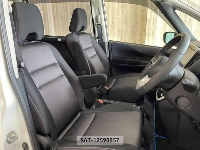 Nissan SERENA 2018-07 6614665-9