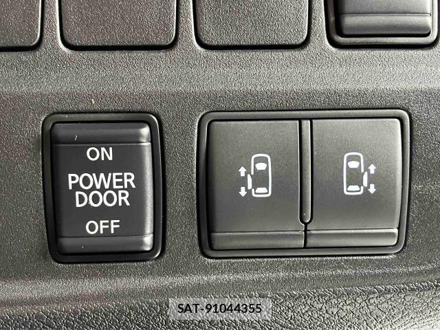 Nissan SERENA 2021-08 6614637-9