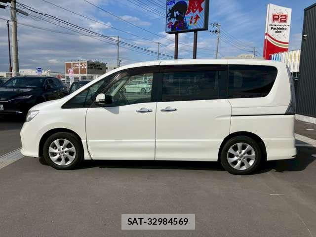 Nissan SERENA 2011-12 6642495-12