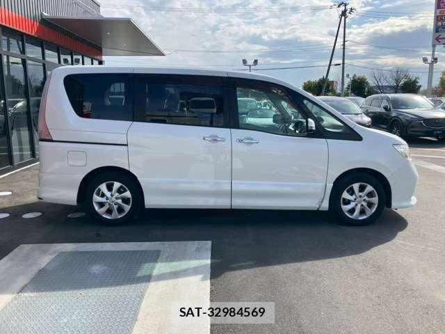 Nissan SERENA 2011-12 6642495-15