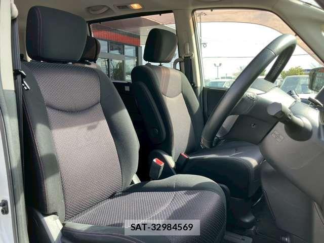 Nissan SERENA 2011-12 6642495-18