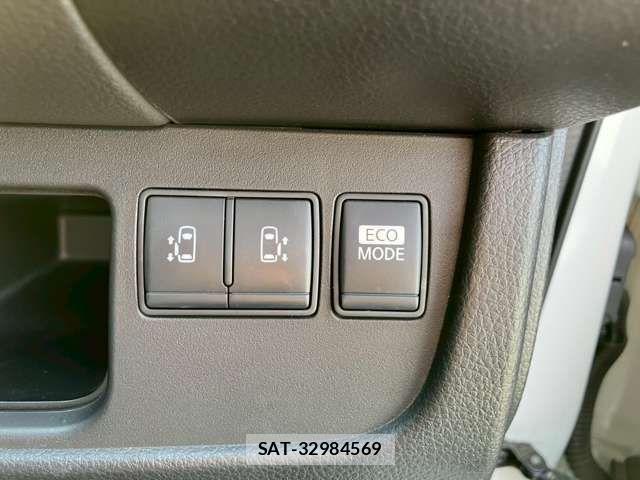 Nissan SERENA 2011-12 6642495-2