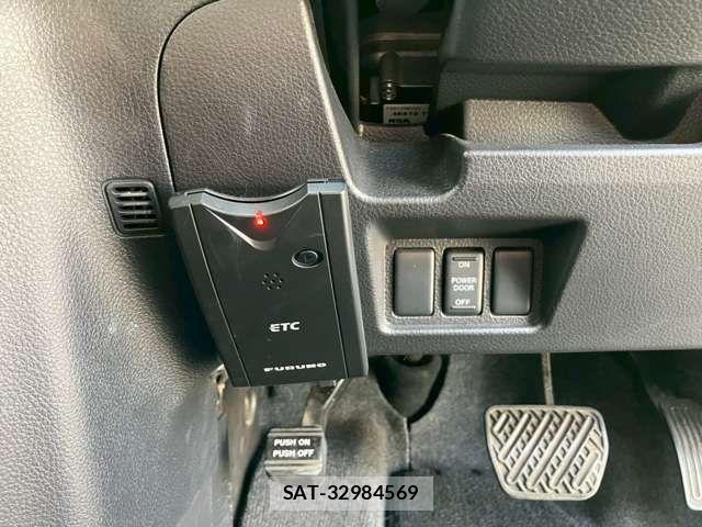 Nissan SERENA 2011-12 6642495-5