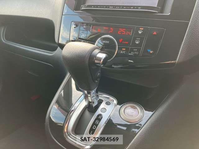 Nissan SERENA 2011-12 6642495-6
