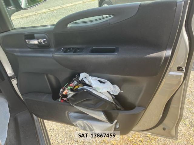 Nissan SERENA 2009-02 6673549-14