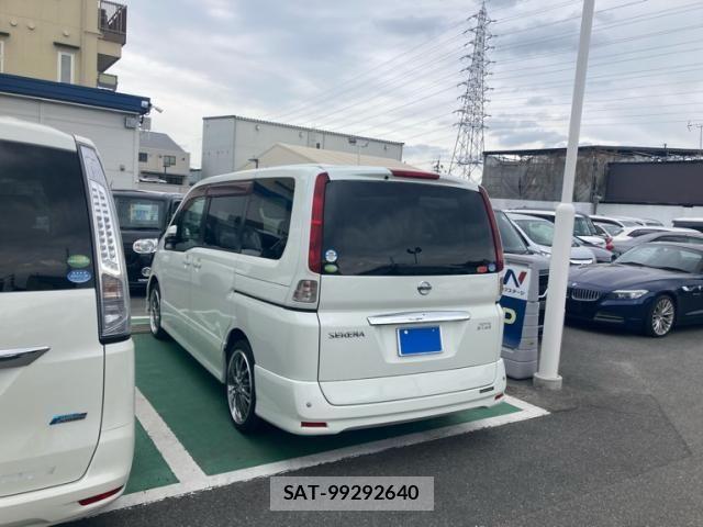 Nissan SERENA 2009-06 6673546-21