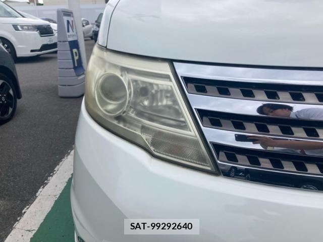 Nissan SERENA 2009-06 6673546-5
