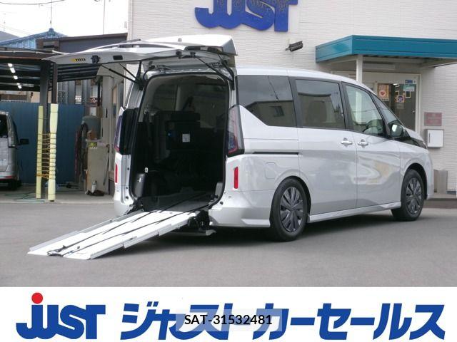 Nissan SERENA 2023-08 6677885-0