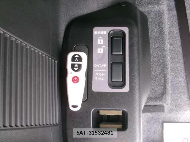 Nissan SERENA 2023-08 6677885-4