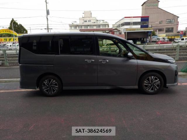 Nissan SERENA 2023-03 6677892-9