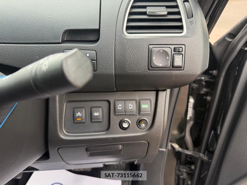 Nissan SERENA 2014-09 1218377-12