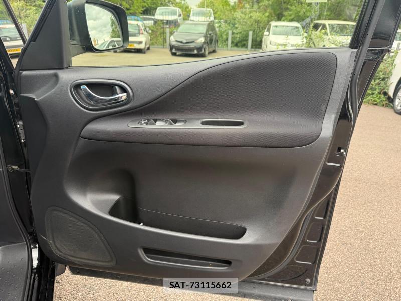 Nissan SERENA 2014-09 1218377-8