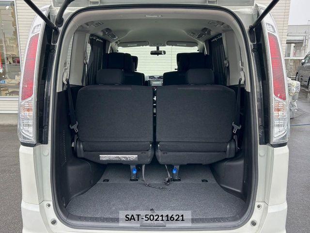 Nissan SERENA 2012-01 6717239-10